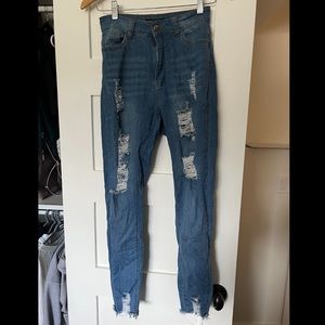 Ripped skinny jeans